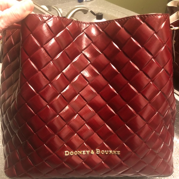 Dooney & Bourke Handbags - Dooney and Bourne large city Barlow